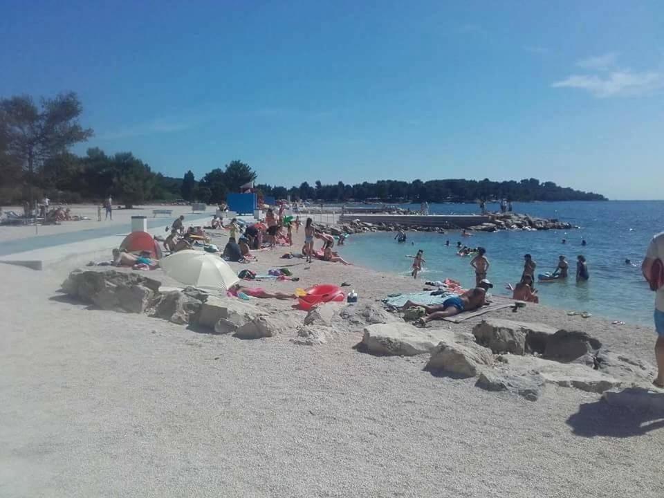 With Free Parking And No Balcony But Terase In Front Of The House Apartment Pula