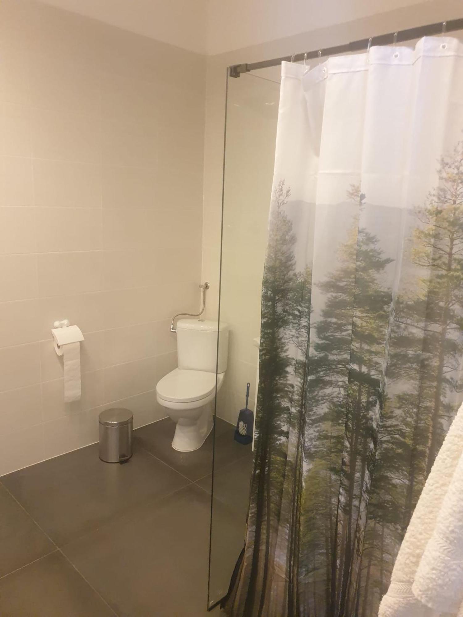 With Free Parking And No Balcony But Terase In Front Of The House Apartment